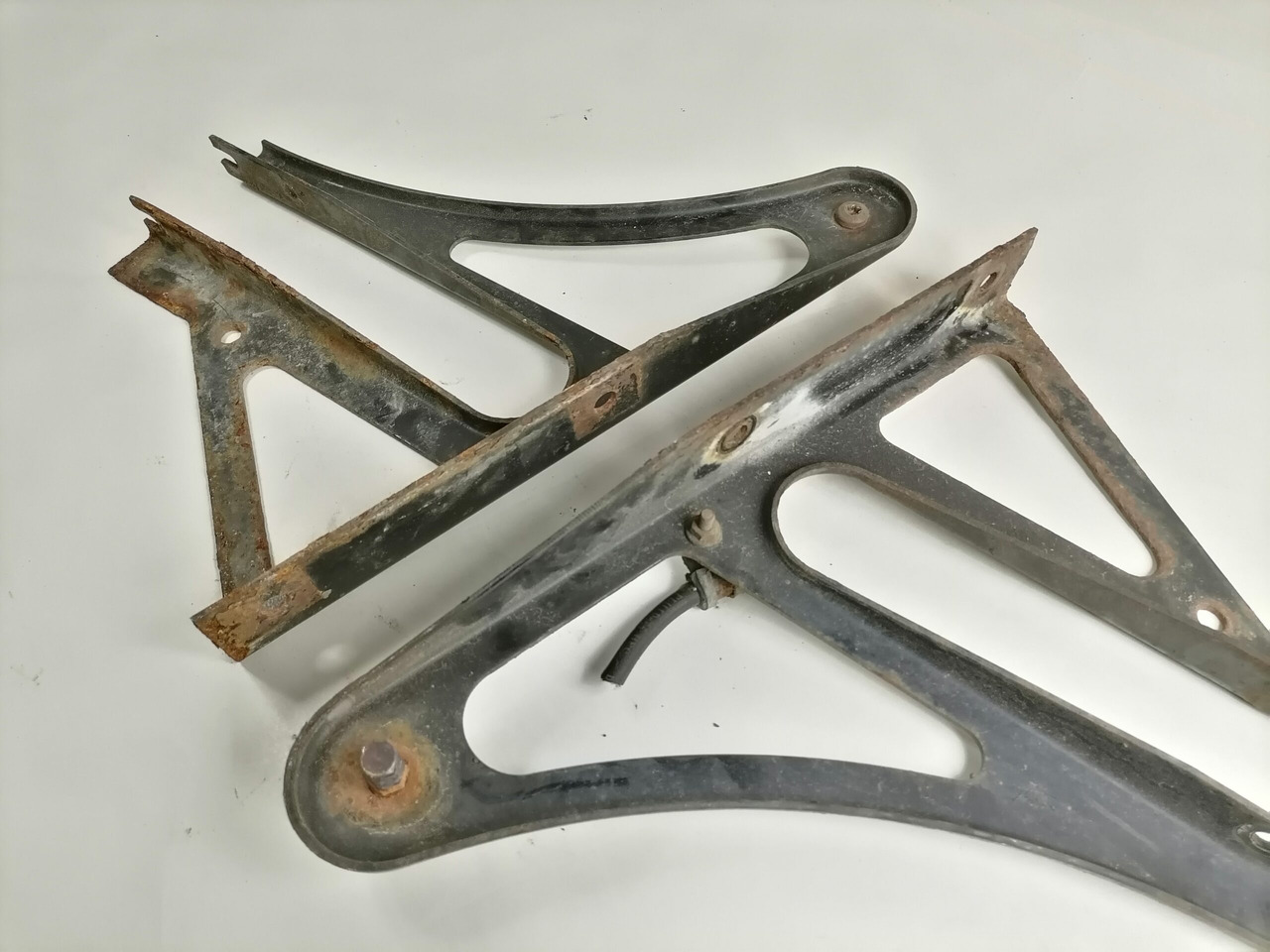 DAF Bracket 1663012 - Frame/ Châssis pour Camion: photos 3 DAF Bracket 1663012 - Frame/ Châssis pour Camion: photos 3