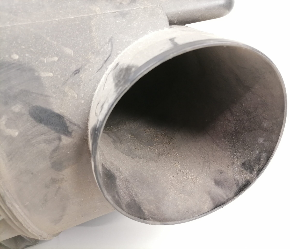 MAN Air filter housing 81084006032 - Système d'admission d'air pour Camion: photos 5 MAN Air filter housing 81084006032 - Système d'admission d'air pour Camion: photos 5