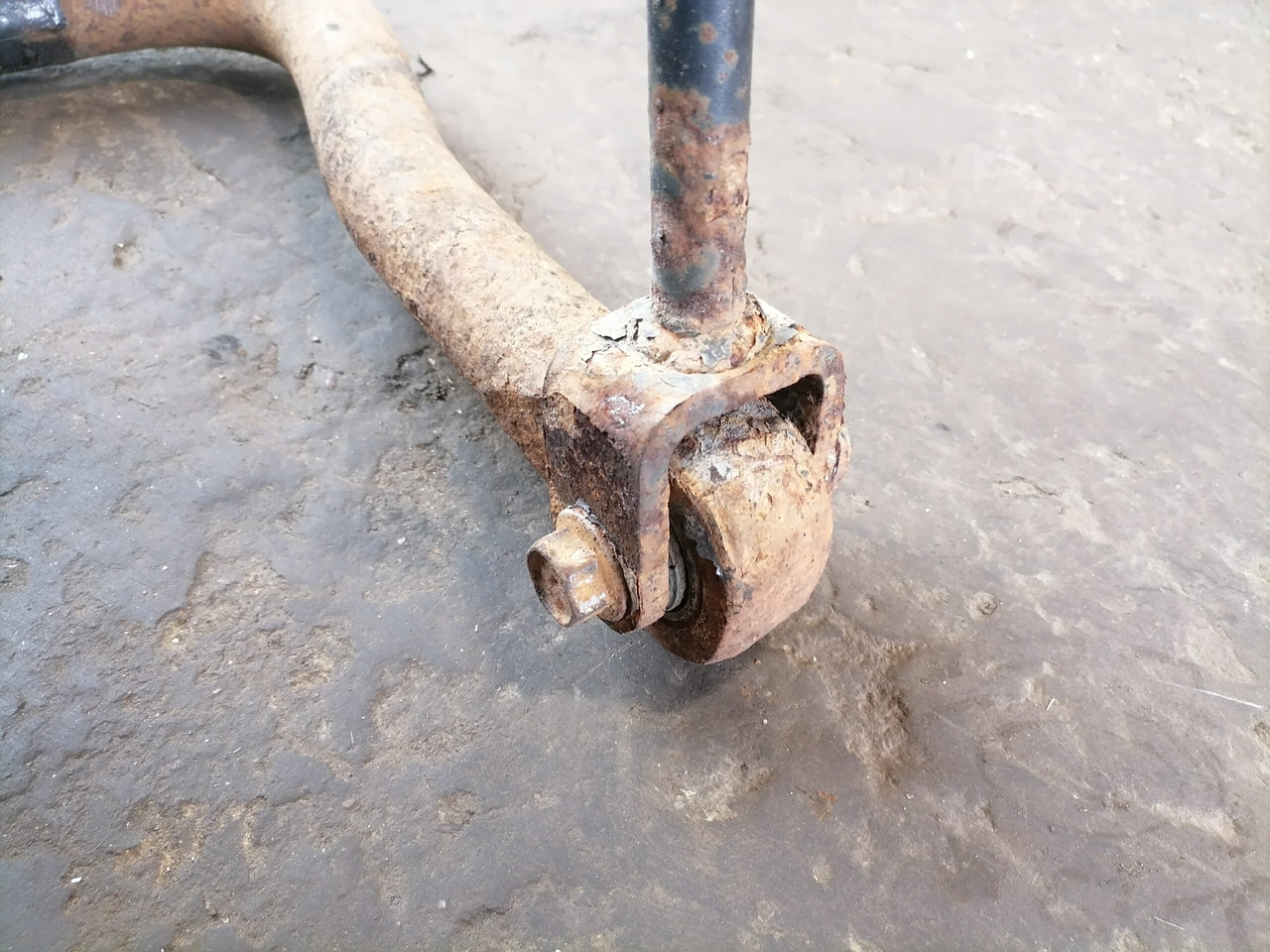 MAN Anti-roll bar 81437156074 - Barre stabilisatrice pour Camion: photos 3 MAN Anti-roll bar 81437156074 - Barre stabilisatrice pour Camion: photos 3