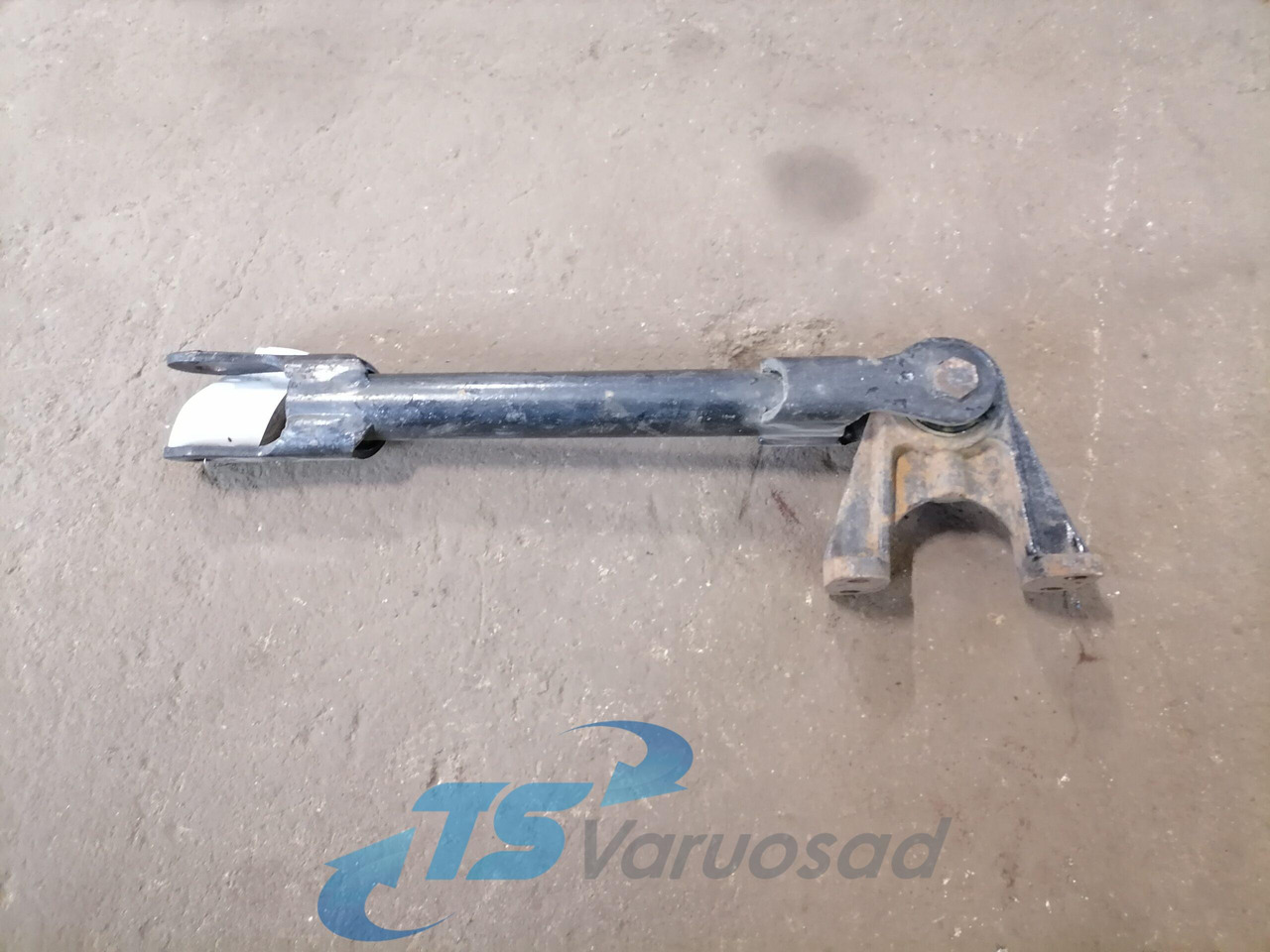 MAN Anti roll bar bracket 81437185118 - Barre stabilisatrice pour Camion: photos 1 MAN Anti roll bar bracket 81437185118 - Barre stabilisatrice pour Camion: photos 1