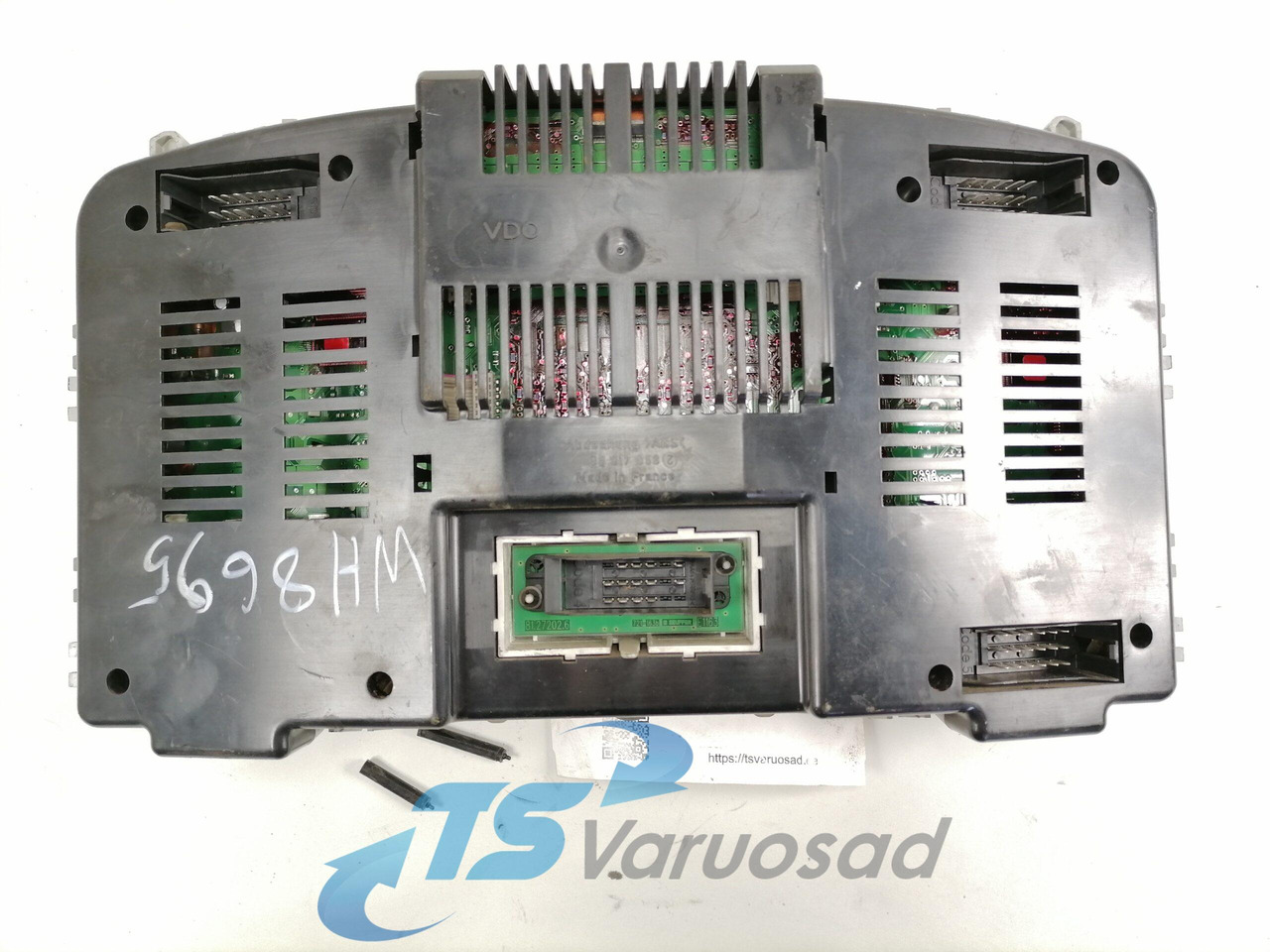 MAN Dashboard 81272026125 - Panel de instrumentos pour Camion: photos 2 MAN Dashboard 81272026125 - Panel de instrumentos pour Camion: photos 2