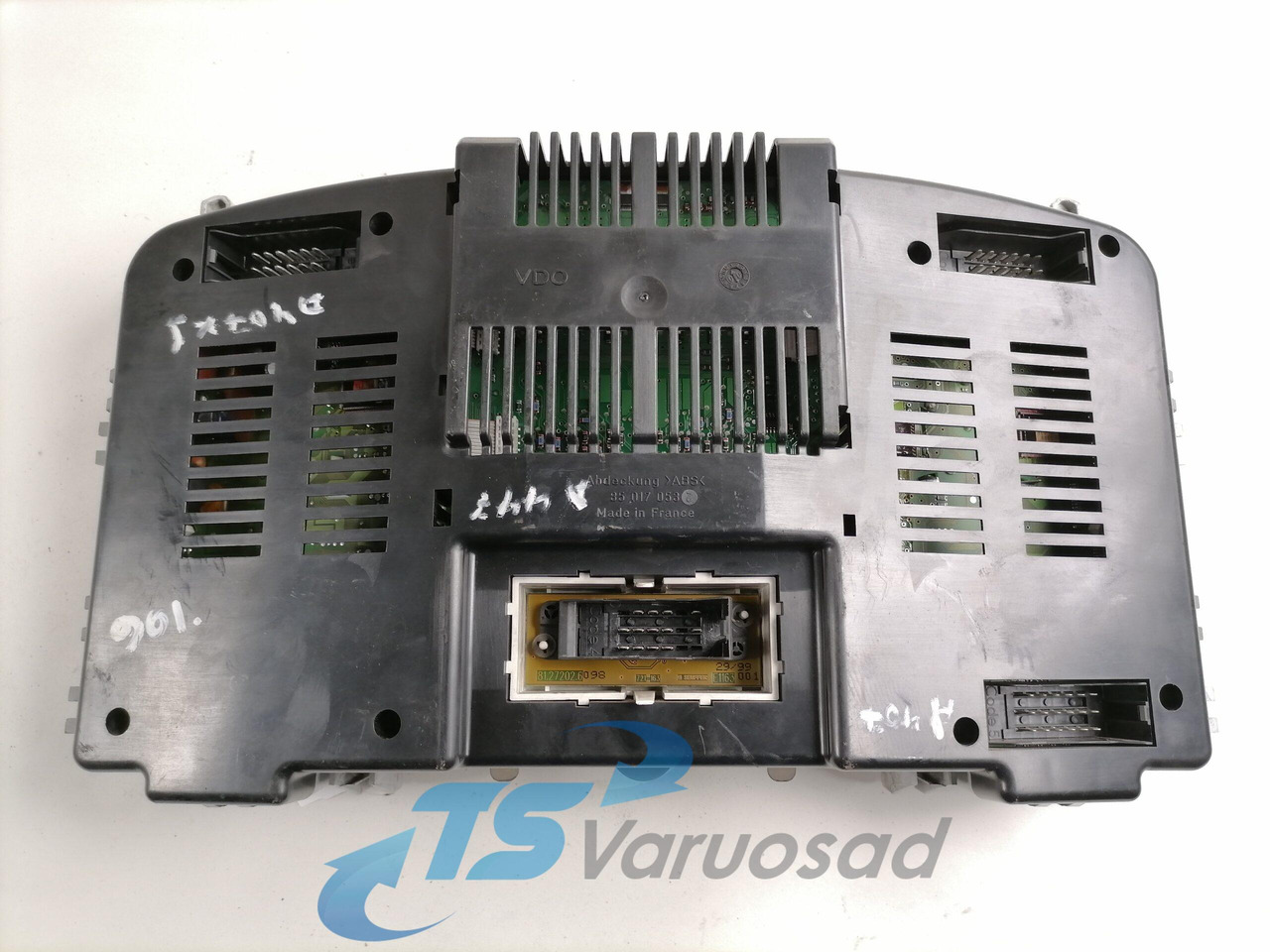 MAN Dashboard 81272026125 - Panel de instrumentos pour Camion: photos 3 MAN Dashboard 81272026125 - Panel de instrumentos pour Camion: photos 3