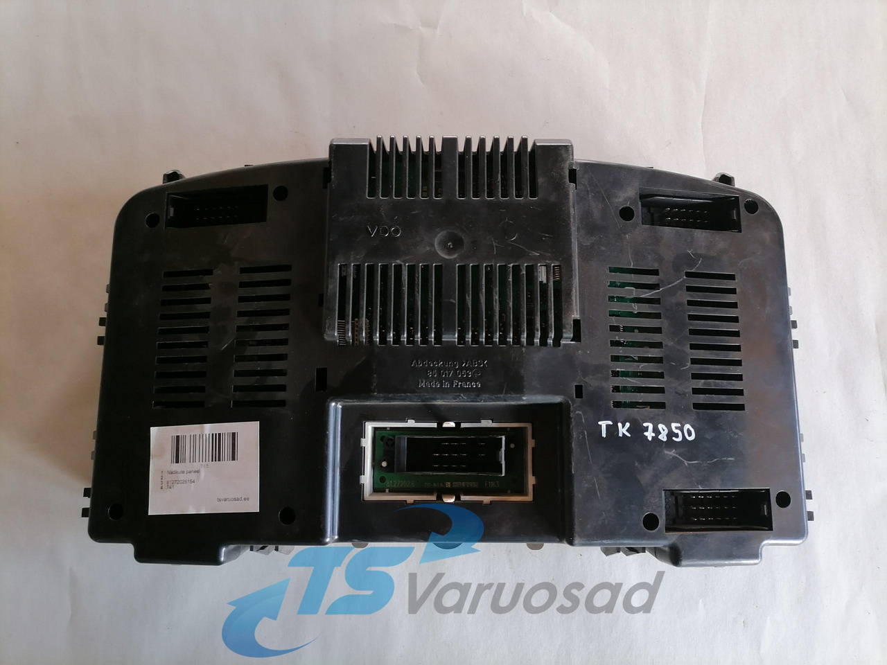 MAN Dashboard 81272026154 - Panel de instrumentos pour Camion: photos 3 MAN Dashboard 81272026154 - Panel de instrumentos pour Camion: photos 3