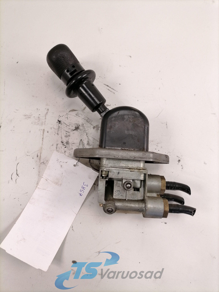 MAN Handbrake control lever 9617231180 - Pièce universelle pour Camion: photos 2 MAN Handbrake control lever 9617231180 - Pièce universelle pour Camion: photos 2