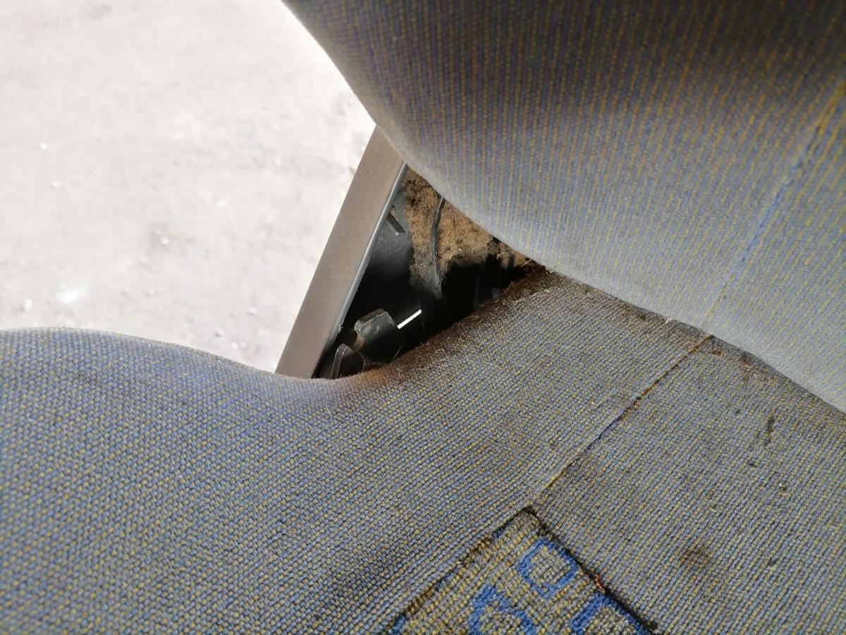 MAN Passenger seat 81623016942 - Siège pour Camion: photos 4 MAN Passenger seat 81623016942 - Siège pour Camion: photos 4