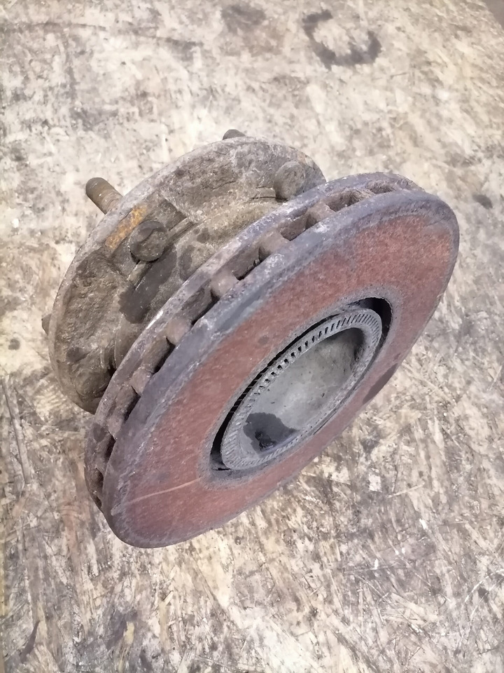 MB Atego truck with wheel hub A9703560301 - Pièce universelle pour Camion: photos 2 MB Atego truck with wheel hub A9703560301 - Pièce universelle pour Camion: photos 2