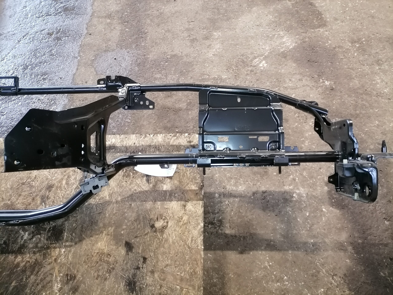 Mercedes-Benz Armatuuri raam A9606803955 - Pièce universelle pour Camion: photos 2 Mercedes-Benz Armatuuri raam A9606803955 - Pièce universelle pour Camion: photos 2