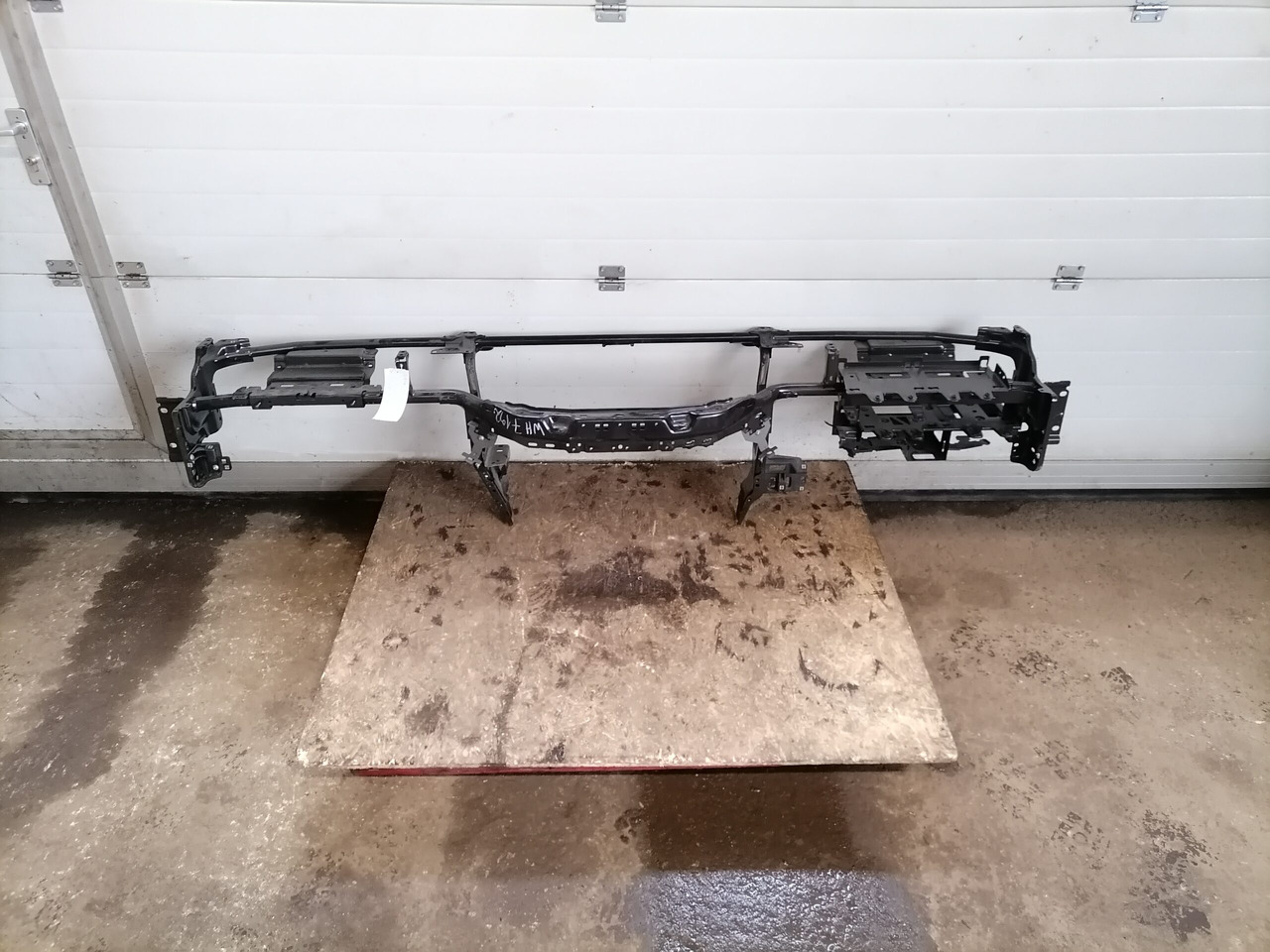 Mercedes-Benz Armatuuri raam A9606803955 - Pièce universelle pour Camion: photos 1 Mercedes-Benz Armatuuri raam A9606803955 - Pièce universelle pour Camion: photos 1