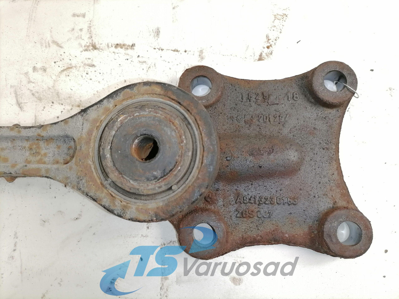Mercedes-Benz Stabilisaatorvarda liigend A9413230163 - Barre stabilisatrice pour Camion: photos 2 Mercedes-Benz Stabilisaatorvarda liigend A9413230163 - Barre stabilisatrice pour Camion: photos 2