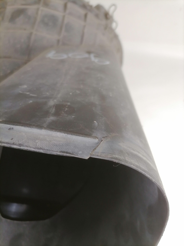 Scania Air filter housing 1387545 - Système d'admission d'air pour Camion: photos 5 Scania Air filter housing 1387545 - Système d'admission d'air pour Camion: photos 5