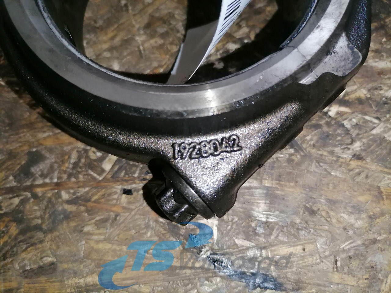 Scania Connecting rod + piston 2263286 - Pistons/ Anneaux/ Manchons pour Camion: photos 4 Scania Connecting rod + piston 2263286 - Pistons/ Anneaux/ Manchons pour Camion: photos 4
