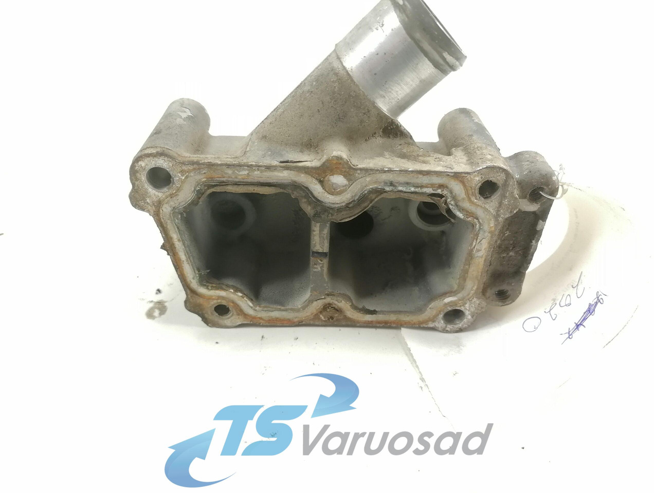 Scania Coolant pipe connection 1851528 - Système de refroidissement pour Camion: photos 4 Scania Coolant pipe connection 1851528 - Système de refroidissement pour Camion: photos 4