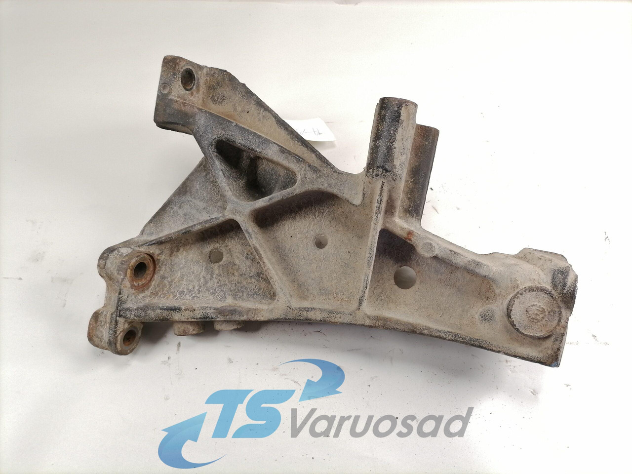 Scania Front bumper carrier 1431599 - Frame/ Châssis pour Camion: photos 4 Scania Front bumper carrier 1431599 - Frame/ Châssis pour Camion: photos 4