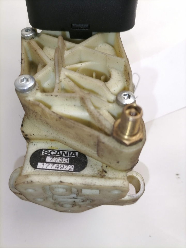 Scania Handbrake control lever 1774972 - Pièce universelle pour Camion: photos 4 Scania Handbrake control lever 1774972 - Pièce universelle pour Camion: photos 4
