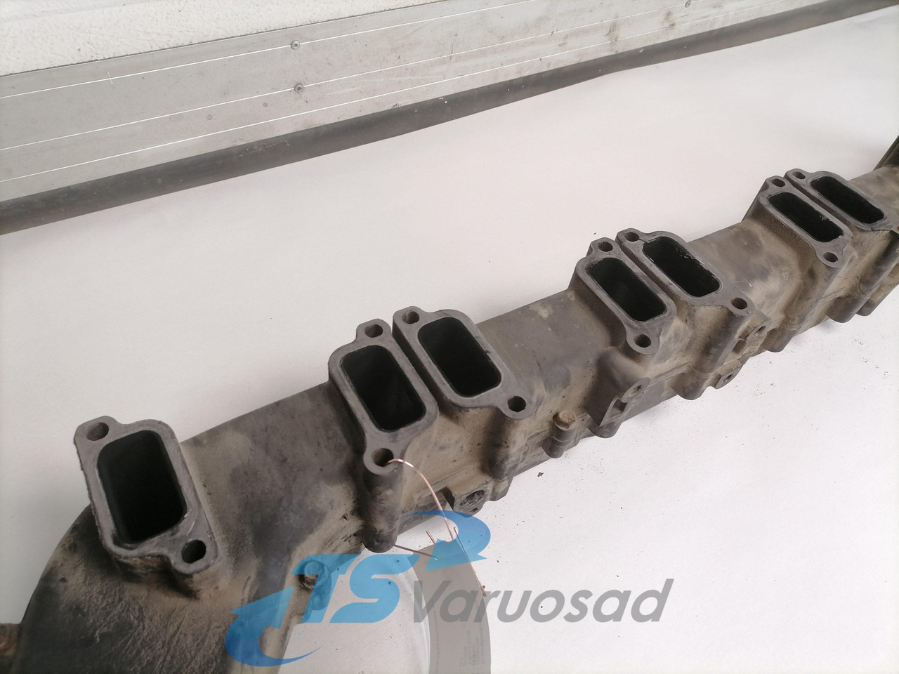 Scania Intake mainfold 1893329 - Collecteur d'admission pour Camion: photos 4 Scania Intake mainfold 1893329 - Collecteur d'admission pour Camion: photos 4
