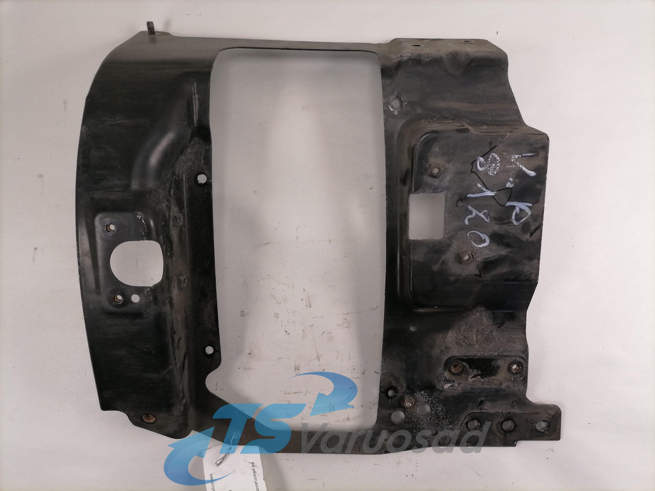 Scania Light bracket 2124019 - Lumière/ Éclairage pour Camion: photos 2 Scania Light bracket 2124019 - Lumière/ Éclairage pour Camion: photos 2