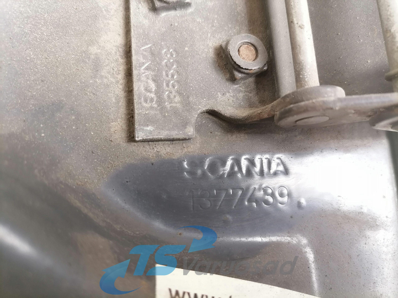 Scania Mudguard bracket 1377439 - Pièce universelle pour Camion: photos 2 Scania Mudguard bracket 1377439 - Pièce universelle pour Camion: photos 2