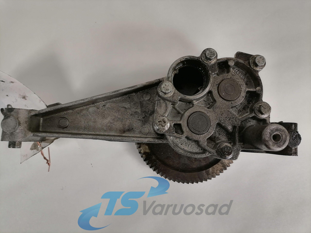 Scania Oil pump 1448659 - Pompe à huile pour Camion: photos 2 Scania Oil pump 1448659 - Pompe à huile pour Camion: photos 2
