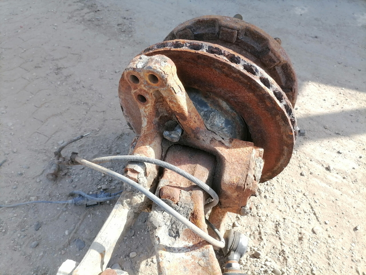 Scania Rear axel housing 1444229 - Essieu avant pour Camion: photos 5 Scania Rear axel housing 1444229 - Essieu avant pour Camion: photos 5