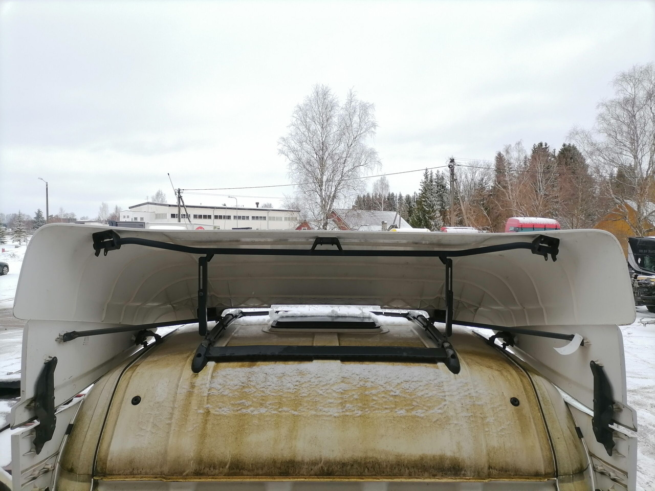 Scania Scania cab wind deflector, roof 1757973 - Aérodynamique/ Spoilers pour Camion: photos 5 Scania Scania cab wind deflector, roof 1757973 - Aérodynamique/ Spoilers pour Camion: photos 5