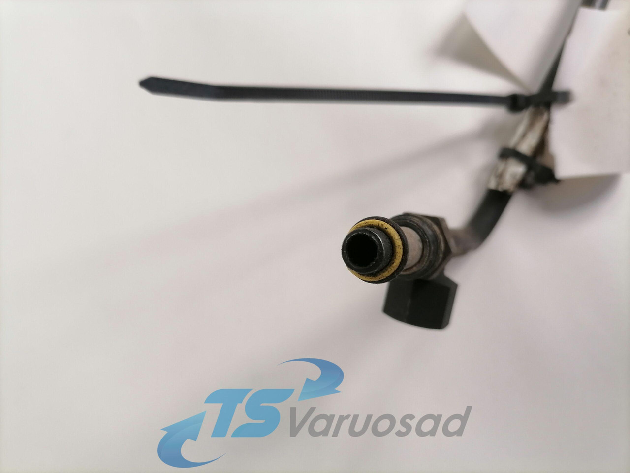 Volvo A/C pipe 20708093 - Chauffage/ Ventilation pour Camion: photos 2 Volvo A/C pipe 20708093 - Chauffage/ Ventilation pour Camion: photos 2
