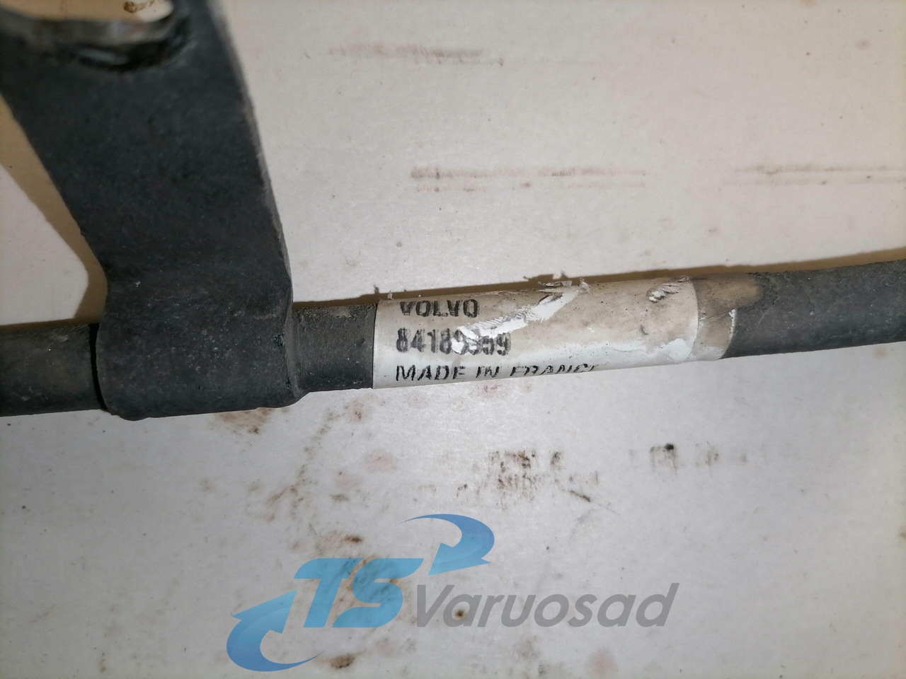 Volvo A/C pipe 84180959 - Chauffage/ Ventilation pour Camion: photos 3 Volvo A/C pipe 84180959 - Chauffage/ Ventilation pour Camion: photos 3