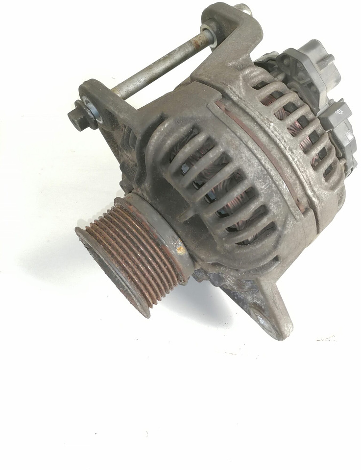 Volvo Alternator 22218393 - Alternateur pour Camion: photos 1 Volvo Alternator 22218393 - Alternateur pour Camion: photos 1