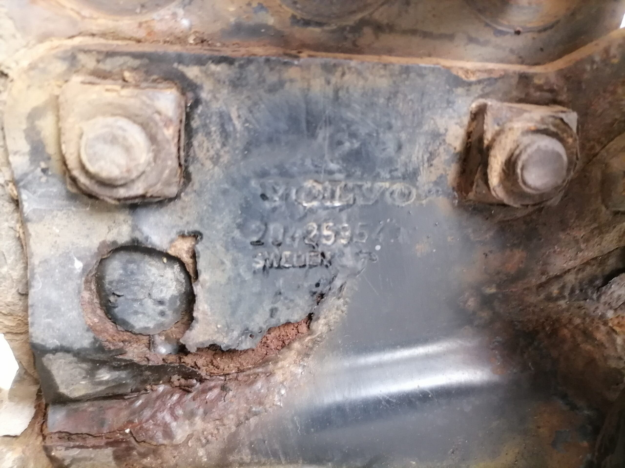 Volvo Bumper bracket 20429579 - Pare-chocs pour Camion: photos 4 Volvo Bumper bracket 20429579 - Pare-chocs pour Camion: photos 4