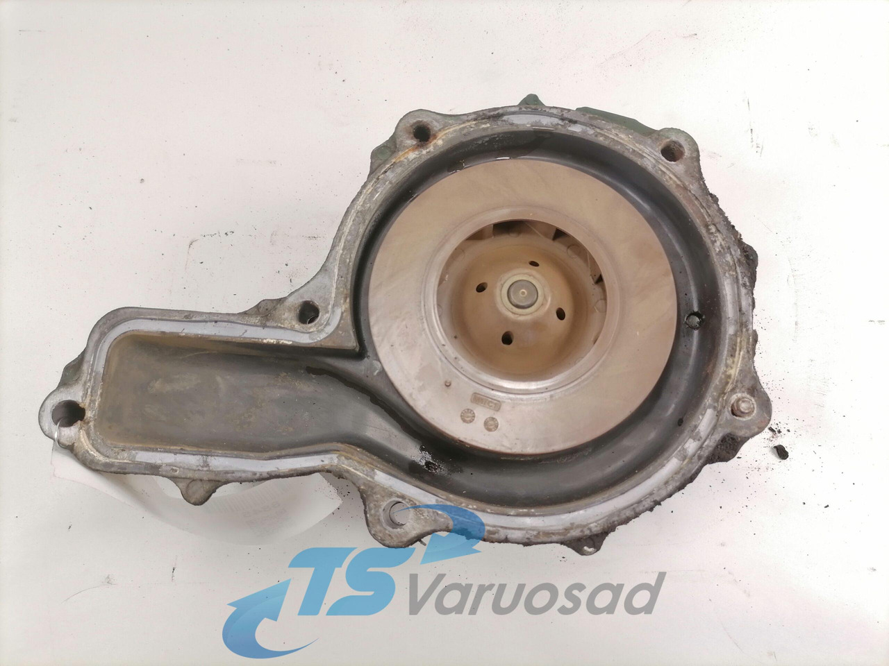 Volvo Cooling pump 20744939 - Pompe à liquide de refroidissement pour Camion: photos 4 Volvo Cooling pump 20744939 - Pompe à liquide de refroidissement pour Camion: photos 4