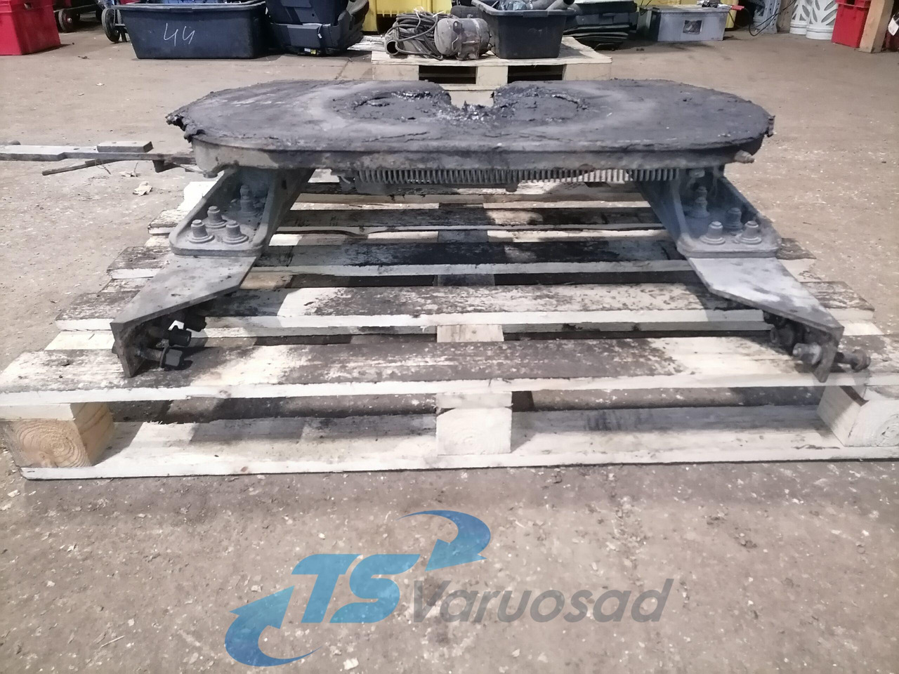 Volvo Fifht wheel 21587549 - Sellette d'attelage pour Camion: photos 4 Volvo Fifht wheel 21587549 - Sellette d'attelage pour Camion: photos 4