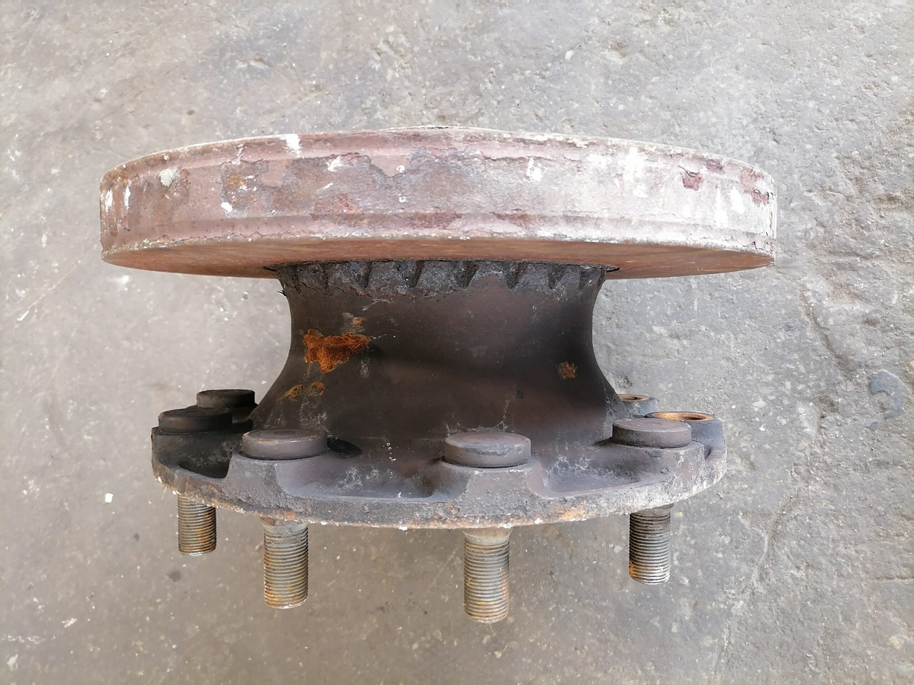 Volvo First wheel hub 1026659 - Moyeu pour Camion: photos 4 Volvo First wheel hub 1026659 - Moyeu pour Camion: photos 4