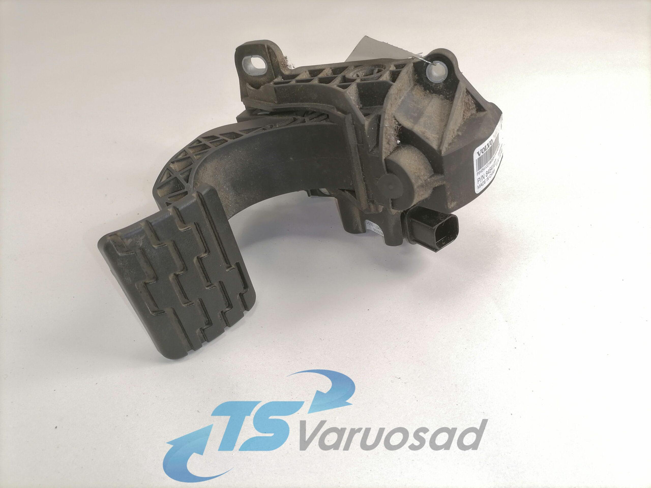 Volvo Gaasipedaal reostaadiga 84541221 - Système de carburant pour Camion: photos 1 Volvo Gaasipedaal reostaadiga 84541221 - Système de carburant pour Camion: photos 1