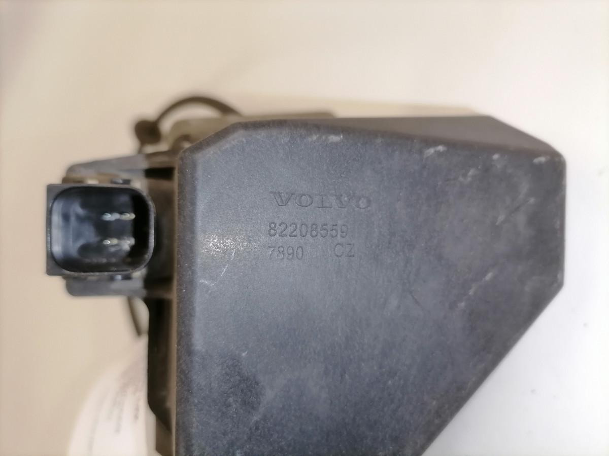 Volvo Iluvõre lukk 82208559 - Calandre pour Camion: photos 3 Volvo Iluvõre lukk 82208559 - Calandre pour Camion: photos 3