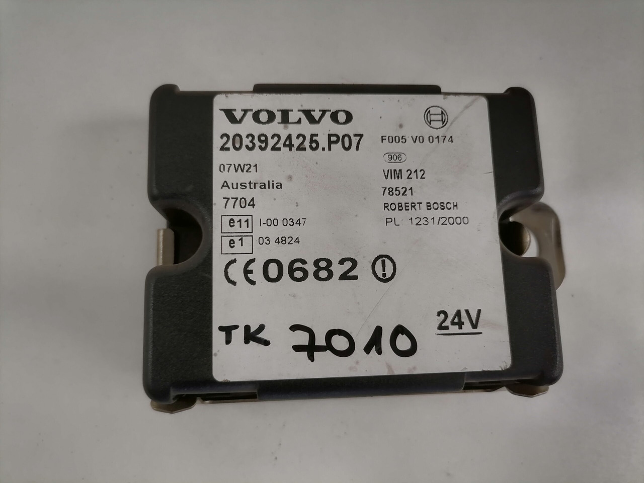 Volvo Juhtplokk, immobilisaator 20392425 - Bloc de gestion pour Camion: photos 3 Volvo Juhtplokk, immobilisaator 20392425 - Bloc de gestion pour Camion: photos 3