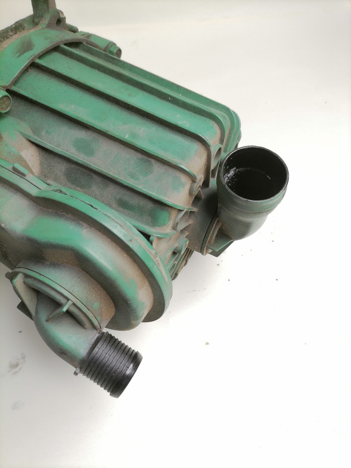 Volvo Karterituulutuse õliaurude separaator 21373007 - Carter pour Camion: photos 5 Volvo Karterituulutuse õliaurude separaator 21373007 - Carter pour Camion: photos 5
