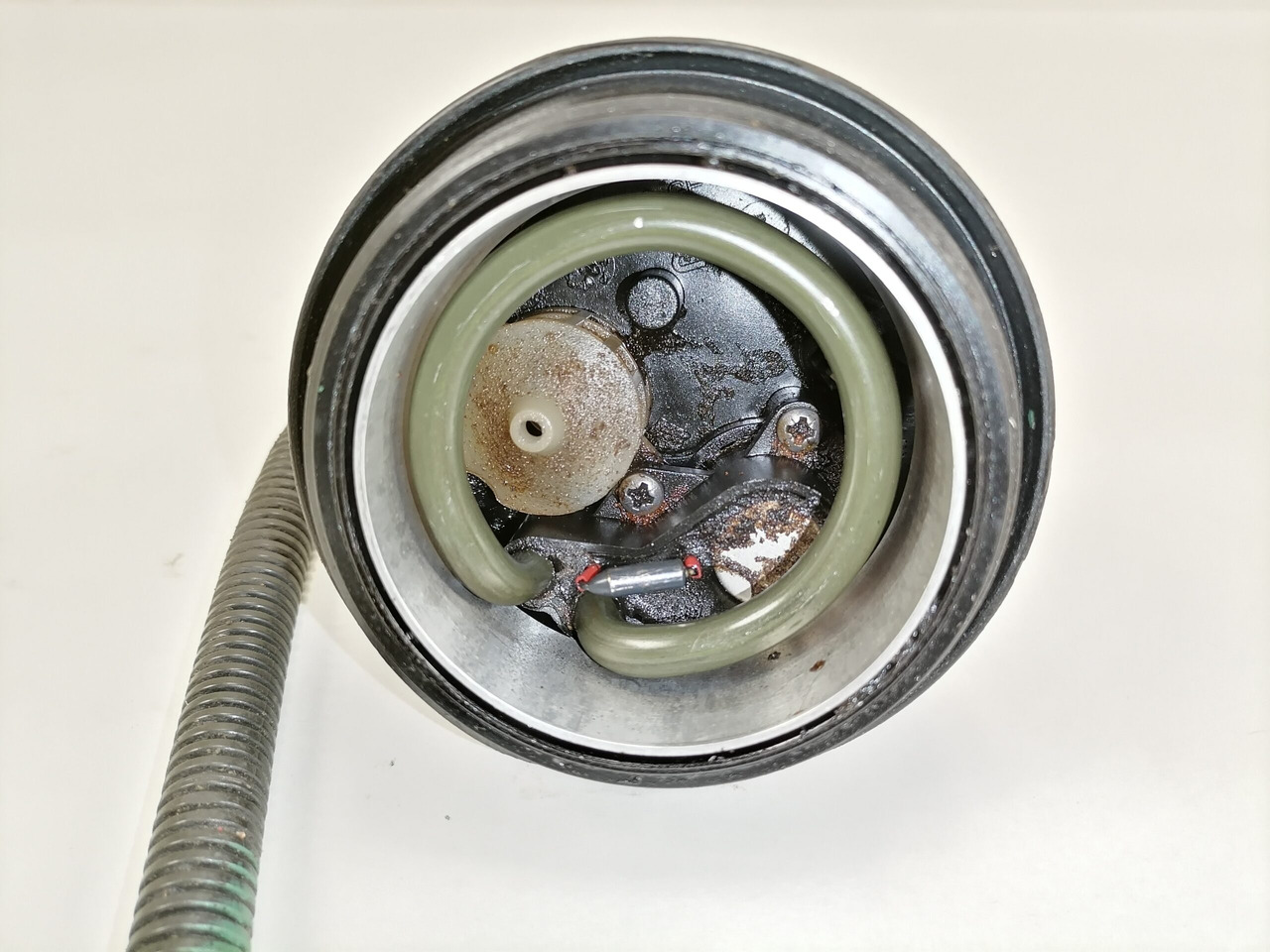 Volvo Kütuse separaatori kaas 20869387 - Filtre à carburant pour Camion: photos 3 Volvo Kütuse separaatori kaas 20869387 - Filtre à carburant pour Camion: photos 3