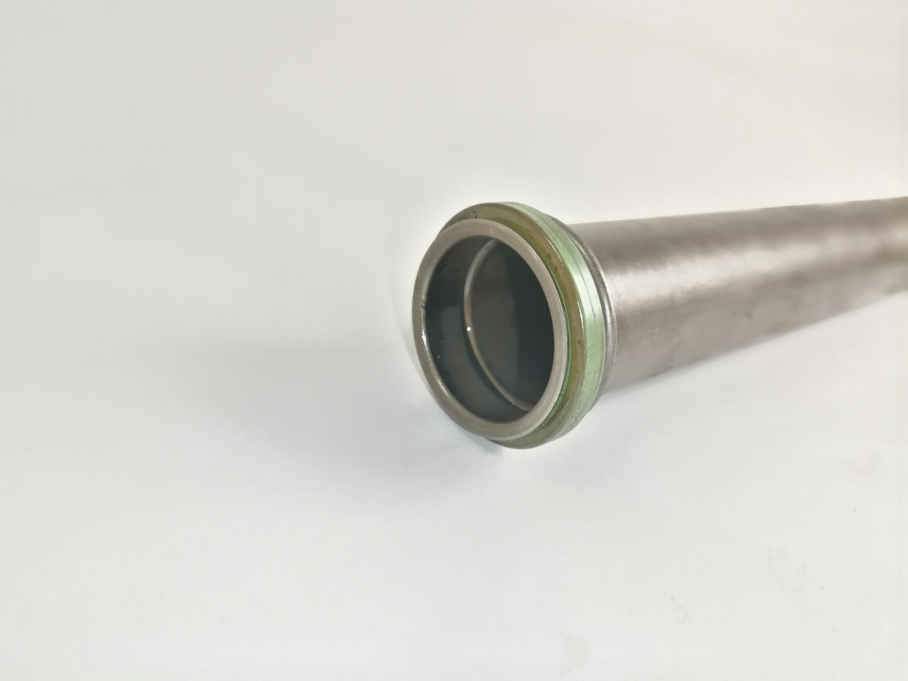 Volvo Oil pick up pipe 20509415 - Moteur et pièces pour Camion: photos 2 Volvo Oil pick up pipe 20509415 - Moteur et pièces pour Camion: photos 2