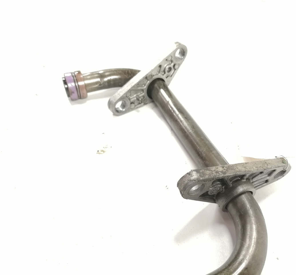 Volvo Oil pump pipe 20498189 - Pompe à huile pour Camion: photos 4 Volvo Oil pump pipe 20498189 - Pompe à huile pour Camion: photos 4