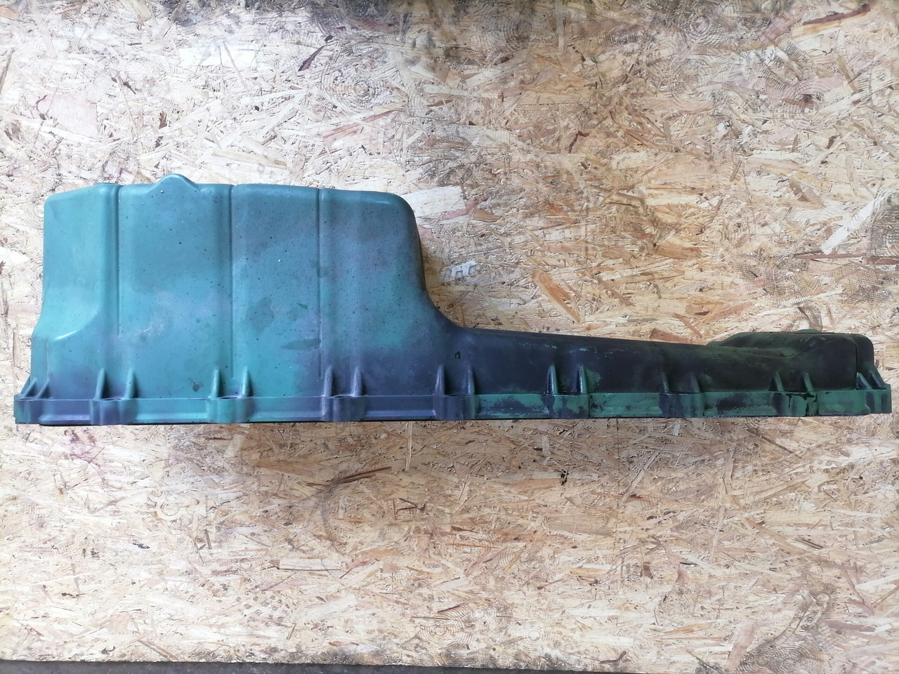 Volvo Oil sump 20493972 - Carter d'huile pour Camion: photos 4 Volvo Oil sump 20493972 - Carter d'huile pour Camion: photos 4