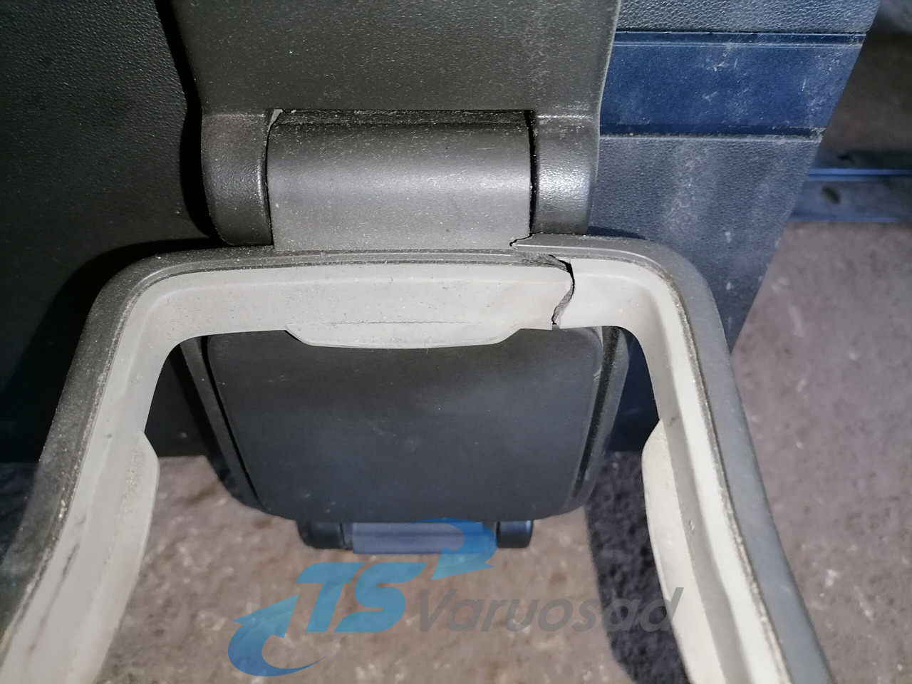 Pièce universelle pour Camion Volvo Voodialune panipaik 82174070: photos 6