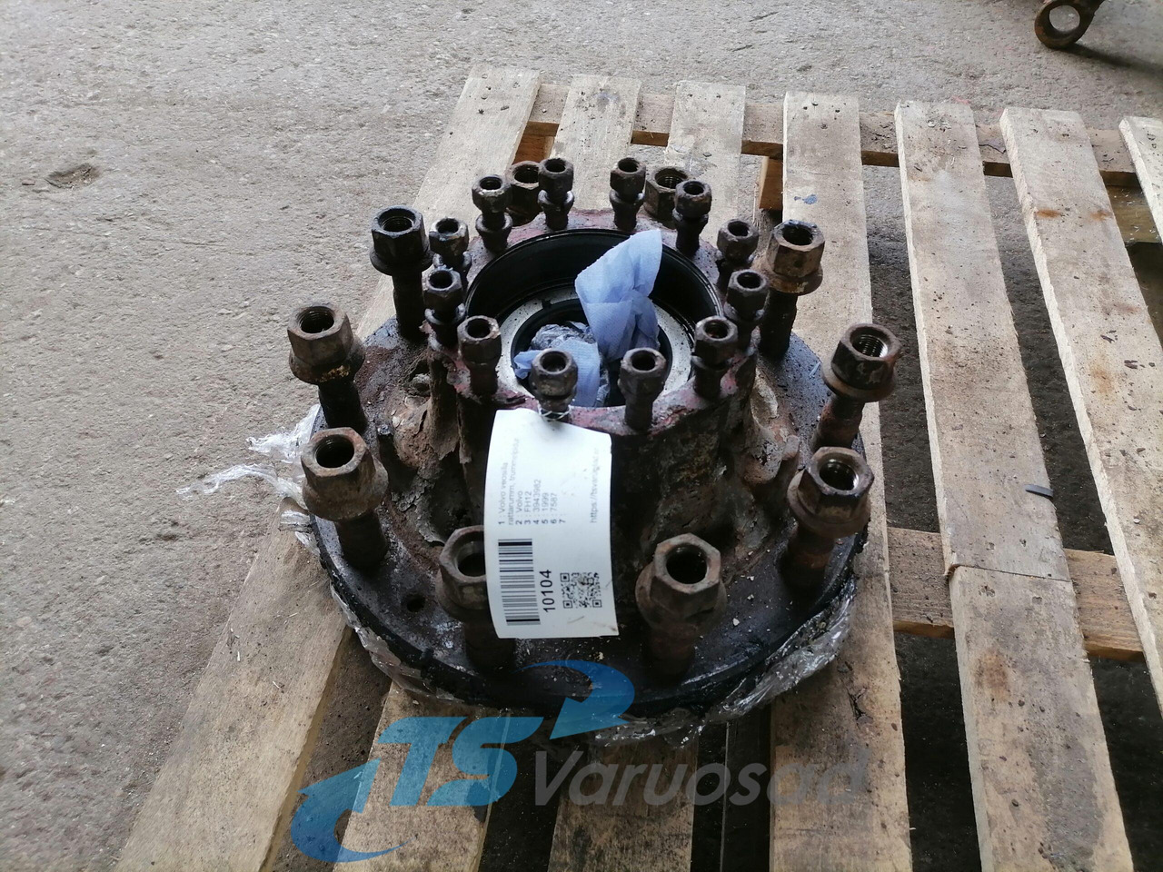 Volvo Wheel hub 3943982 - Moyeu pour Camion: photos 1 Volvo Wheel hub 3943982 - Moyeu pour Camion: photos 1