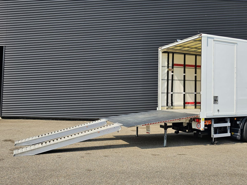 MAN TGM 26.320 / 6x2-4 / LBW / 6000kg TAIL LIFT - Camion à rideaux coulissants: photos 3 MAN TGM 26.320 / 6x2-4 / LBW / 6000kg TAIL LIFT - Camion à rideaux coulissants: photos 3