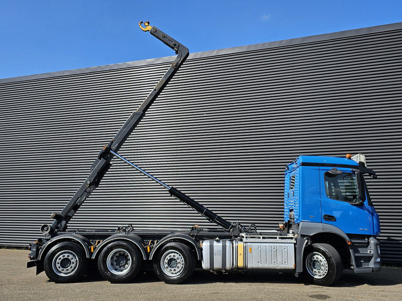 Mercedes-Benz Antos 3546 8x2/6 HOOKLIFT / ABROLKIPPER - Camion ampliroll: photos 5 Mercedes-Benz Antos 3546 8x2/6 HOOKLIFT / ABROLKIPPER - Camion ampliroll: photos 5