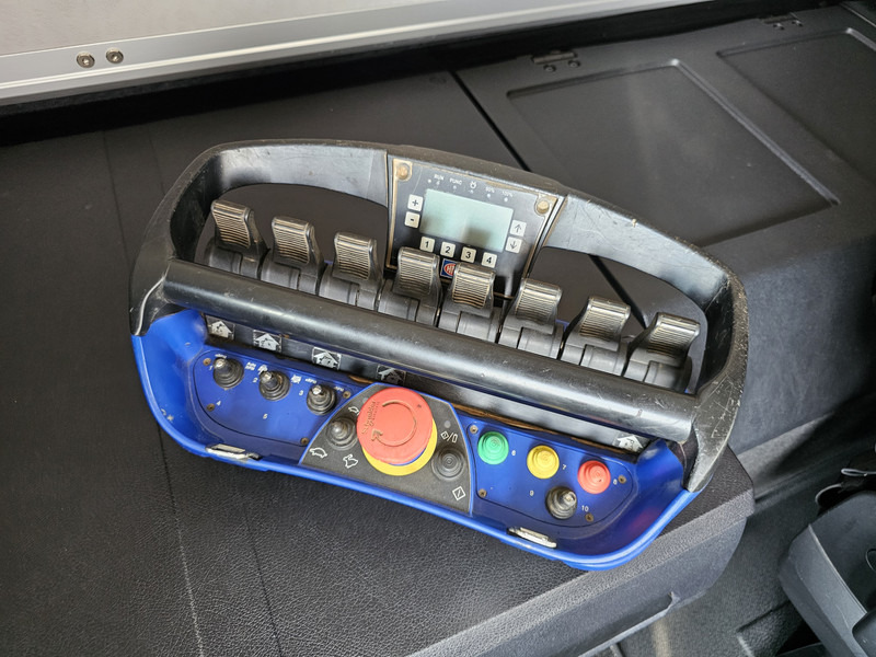 Camion grue Mercedes-Benz Arocs 2658 6x4 / HMF 40 t/m - 21.3 mtr / WINCH: photos 7 Camion grue Mercedes-Benz Arocs 2658 6x4 / HMF 40 t/m - 21.3 mtr / WINCH: photos 7