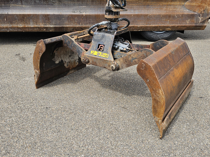 Tatra 6X6 / T158/II / 2 SIDE TIPPER - HMF Z CRANE - Camion benne, Camion grue: photos 5 Tatra 6X6 / T158/II / 2 SIDE TIPPER - HMF Z CRANE - Camion benne, Camion grue: photos 5