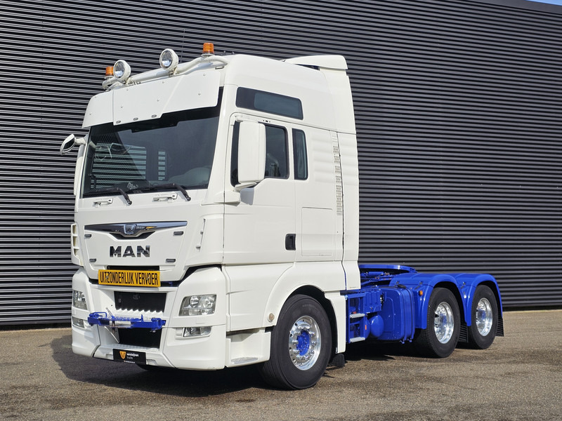 MAN TGX 33.560 6x4 / RETARDER / 464 dkm - Tracteur routier: photos 1 MAN TGX 33.560 6x4 / RETARDER / 464 dkm - Tracteur routier: photos 1