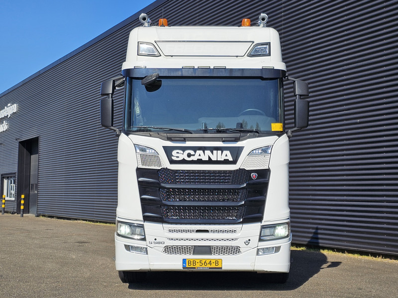 Scania S580 / V8 / 6X2 / FULL AIR / BOOGIE / RETARDER - Tracteur routier: photos 2 Scania S580 / V8 / 6X2 / FULL AIR / BOOGIE / RETARDER - Tracteur routier: photos 2