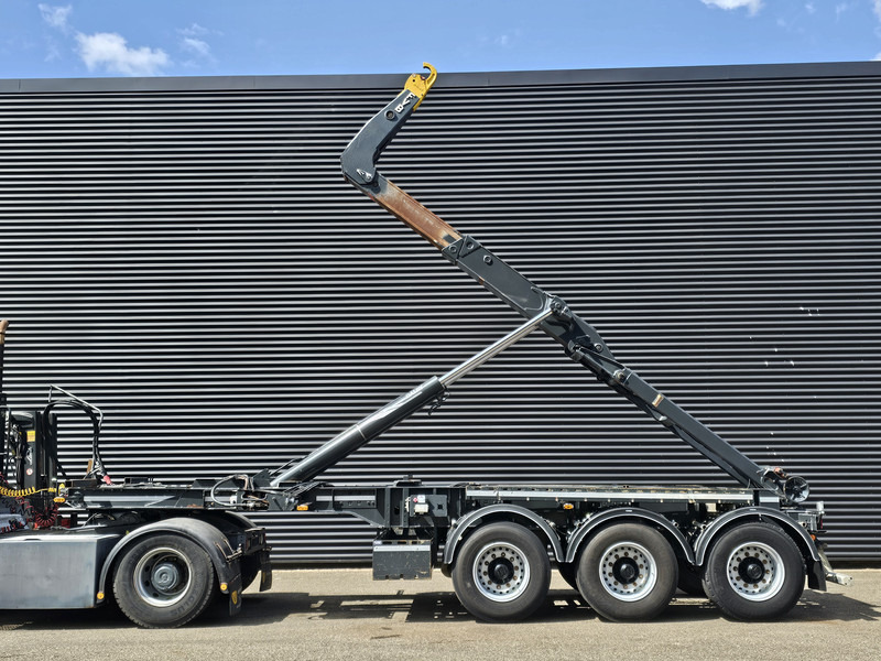 Van Bouwel 25T HOOKLIFT / ABROLKIPPER / LIFT AXLE - Semi-remorque porte-conteneur/ Caisse mobile: photos 2 Van Bouwel 25T HOOKLIFT / ABROLKIPPER / LIFT AXLE - Semi-remorque porte-conteneur/ Caisse mobile: photos 2