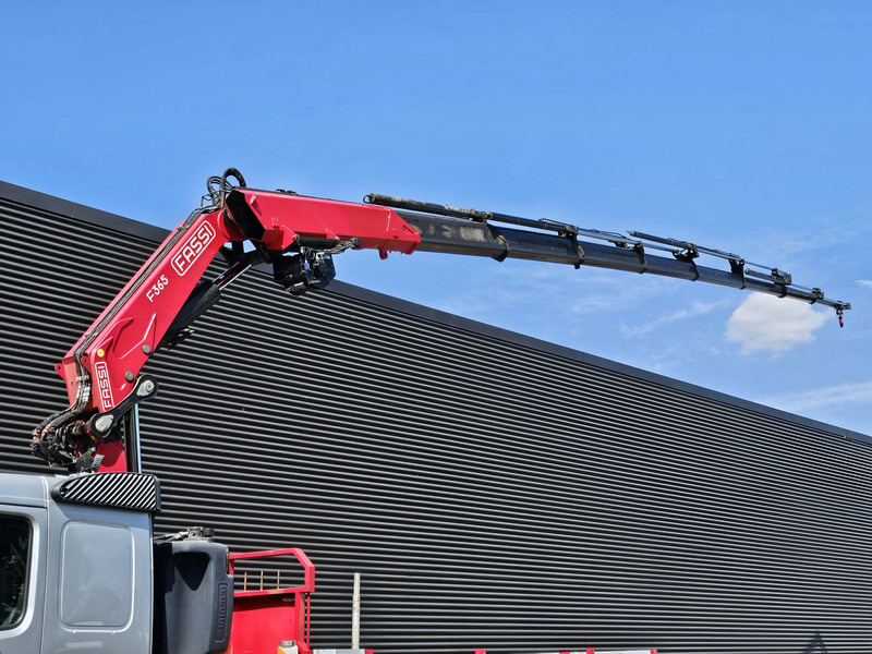 Volvo FM 460 8x4-4 / FASSI 36.5 t/m -8 x EXTENSION + WINCH - Camion grue: photos 2 Volvo FM 460 8x4-4 / FASSI 36.5 t/m -8 x EXTENSION + WINCH - Camion grue: photos 2