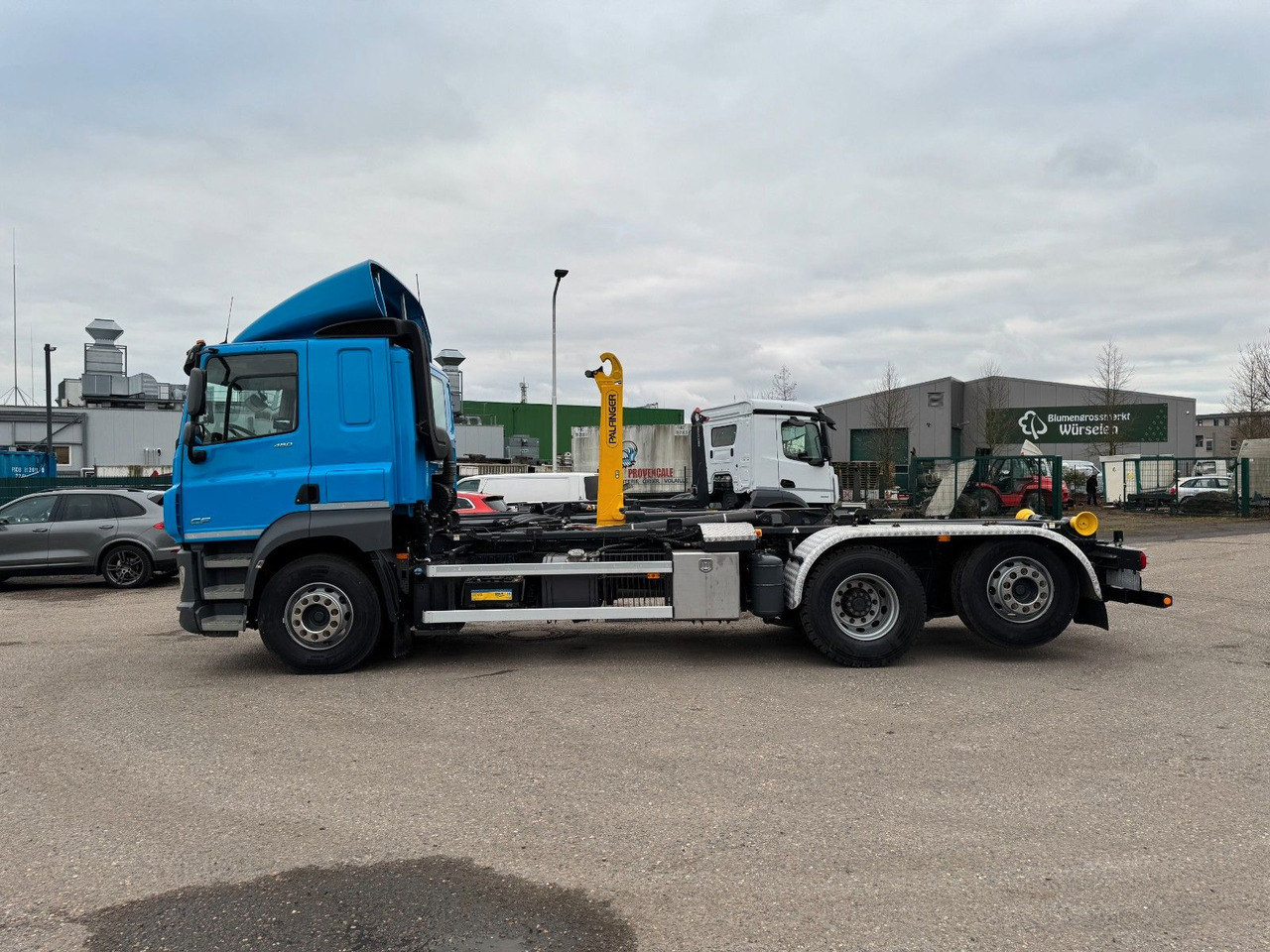 DAF CF 480 6X2 Abroller Funk 8 Stück neue Pirelli DAF CF 480 6X2 Abroller Funk 8 Stück neue Pirelli - Camion ampliroll: photos 5 DAF CF 480 6X2 Abroller Funk 8 Stück neue Pirelli DAF CF 480 6X2 Abroller Funk 8 Stück neue Pirelli - Camion ampliroll: photos 5